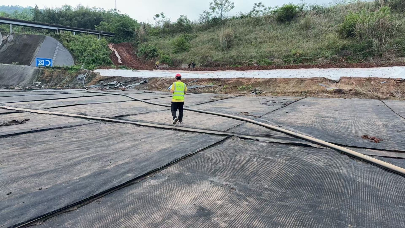 ����ĳ���񳡽�����©��Ⱦ��Χ̽��